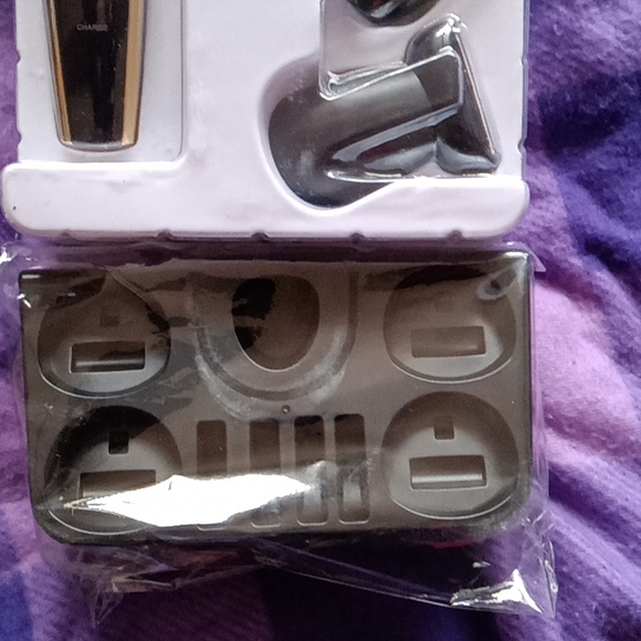 Brand New 8 in 1 Cordless Trimmers - Picture 3 of 4